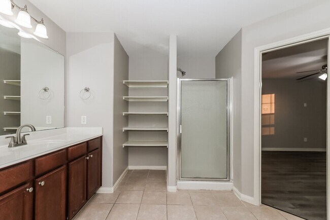 Building Photo - 6823 Clover Walk Ln