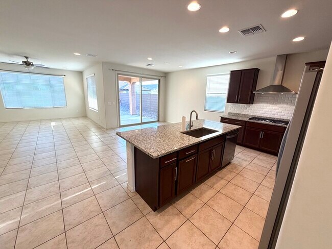 Building Photo - Beautiful 4BR/3BA single-story home in Harvest Queen Creek! Built in 2021 with 2,306 SF, den, che...