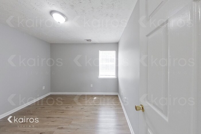 Building Photo - 150 Deer Pkwy