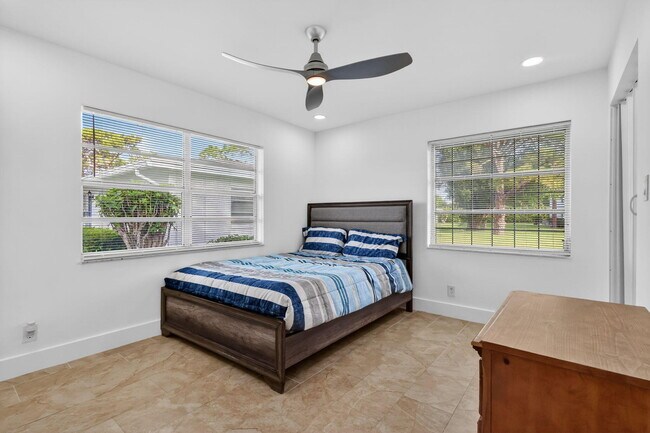 Building Photo - 5093 Privet Pl
