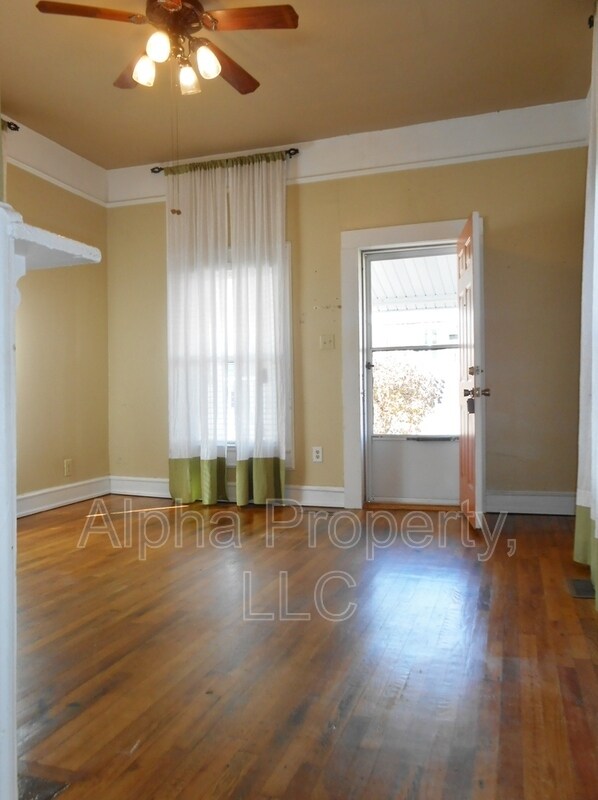 Building Photo - 111 4th St