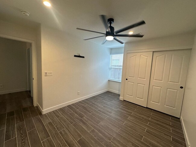 Building Photo - SE Visalia home coming soon!!