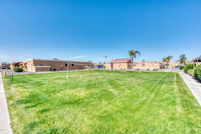 Building Photo - 520 W Tonopah Dr