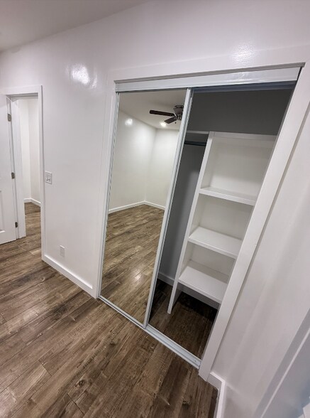 Building Photo - 317 W 76th St