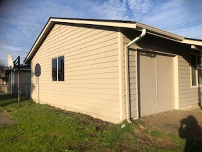 Building Photo - 3 Bedroom in Mountain View