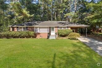 Building Photo - 866 Parkway Dr