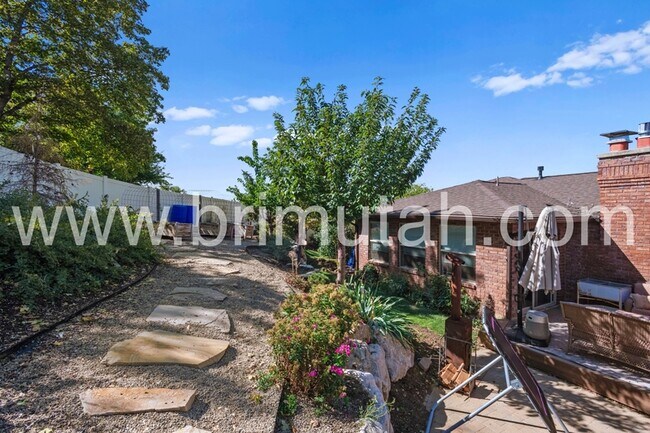 Building Photo - 772 E 2075 S