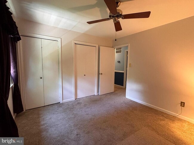 Building Photo - 2026 Admiral Dr
