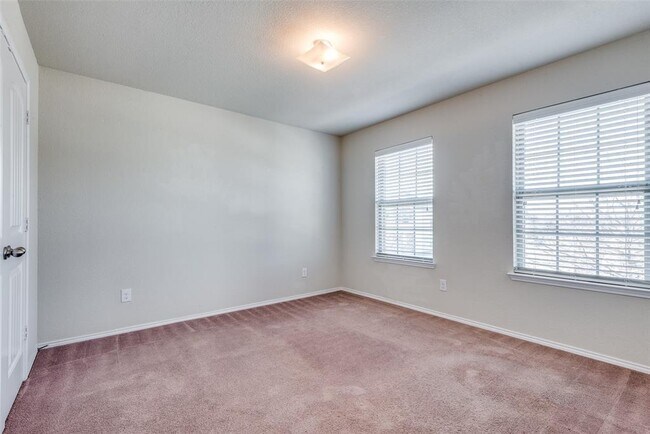 Building Photo - 712 Whitemarsh Dr