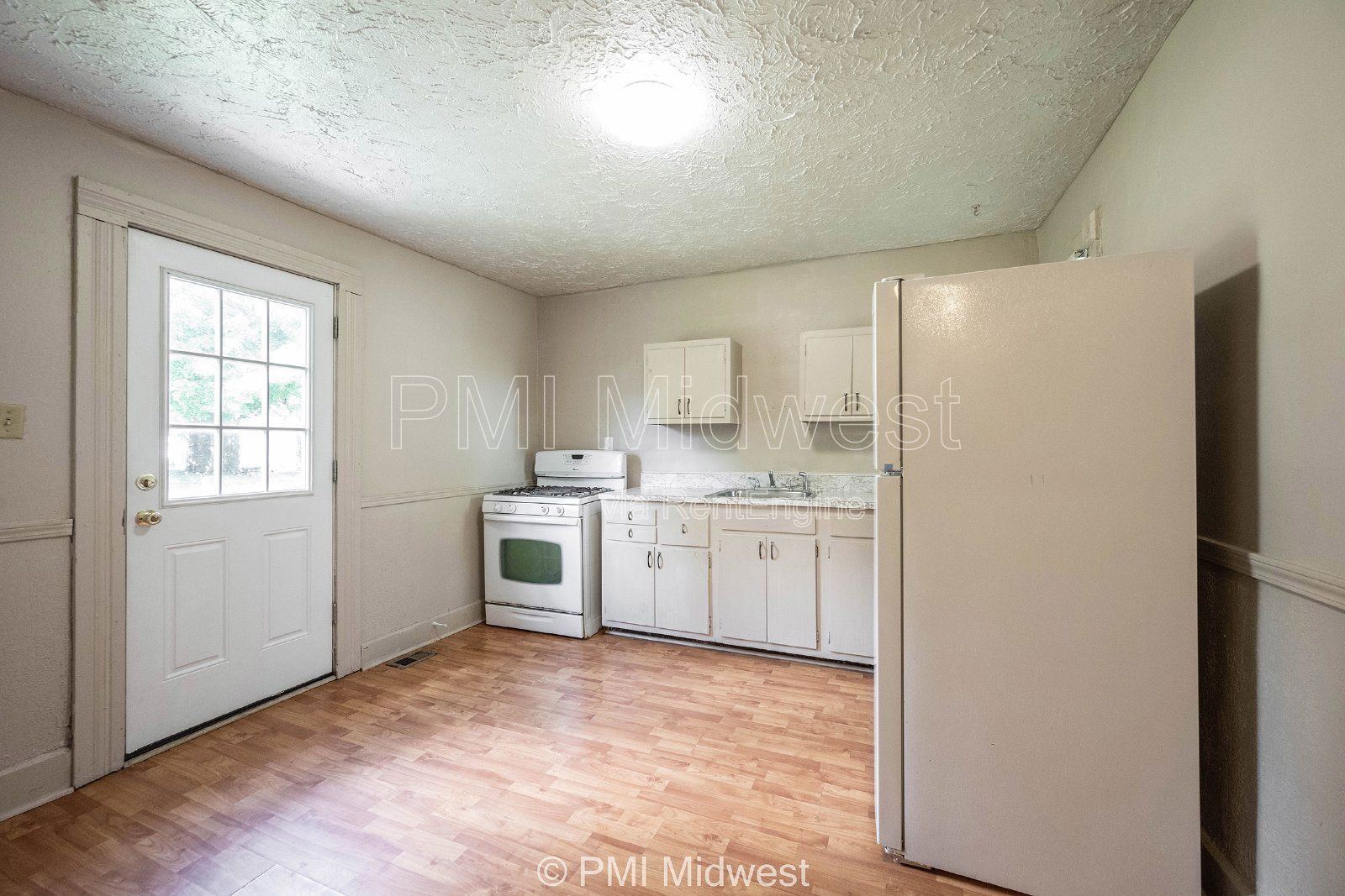 Building Photo - 632 S State St