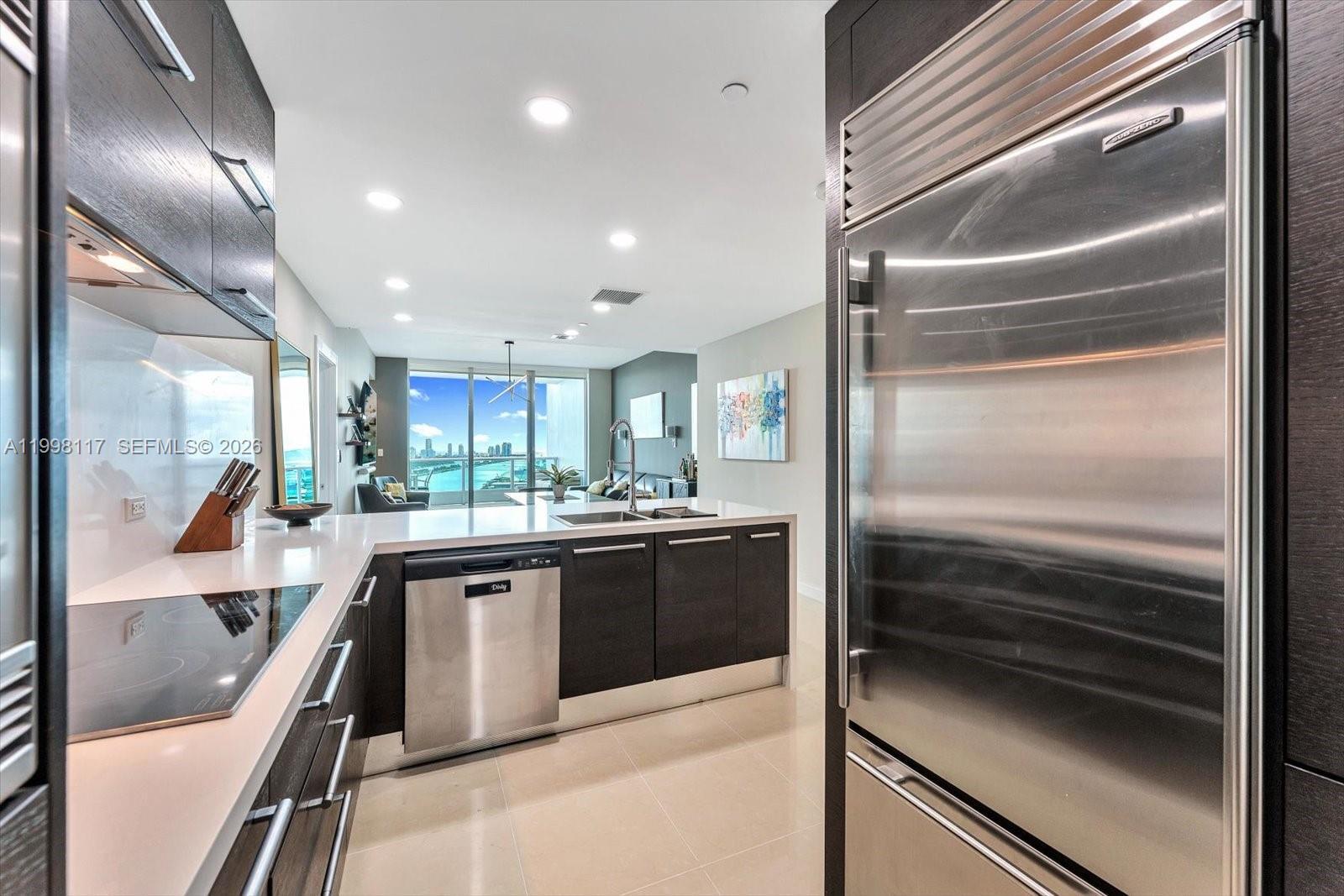 Building Photo - 900 Biscayne Blvd