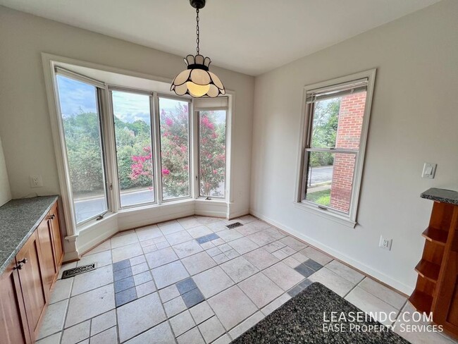 Building Photo - 1445 Hampton Hill Cir