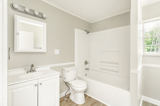 Building Photo - 206 Bowers Cir