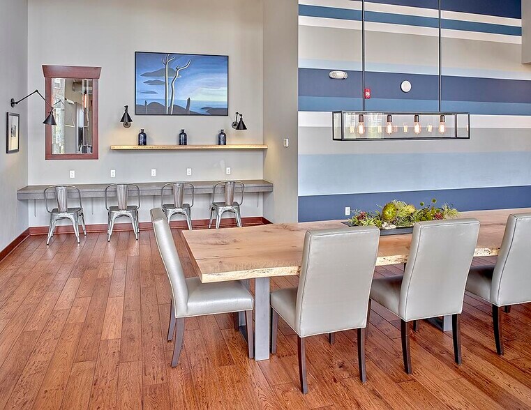 Building Photo - 17500 25th Ave NE