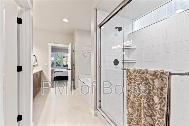 Building Photo - 10238 Hazy Gln Dr