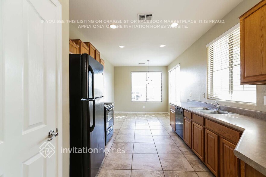 Building Photo - 10205 W Cordes Rd