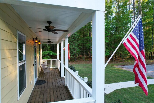 Building Photo - 4 Bedroom, 2.5 Bathroom Home in The Refuge at Ravenel - Ravenel