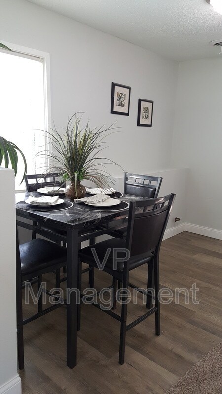 Building Photo - 2707 W 69th St