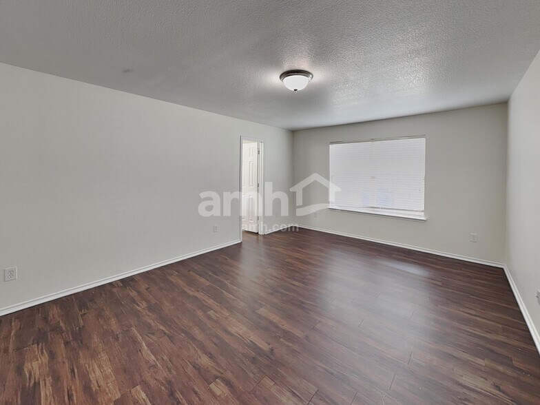 Building Photo - 14117 Cochise Dr