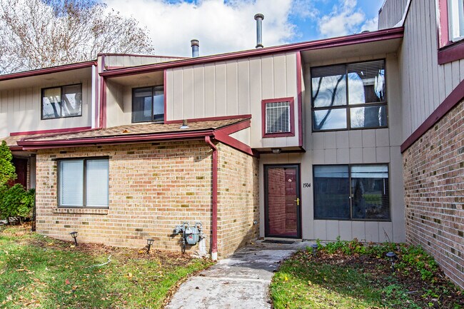 Primary Photo - 1504 Timber Creek Rd