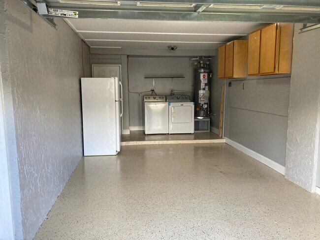 Building Photo - 10606 Whitman Cir