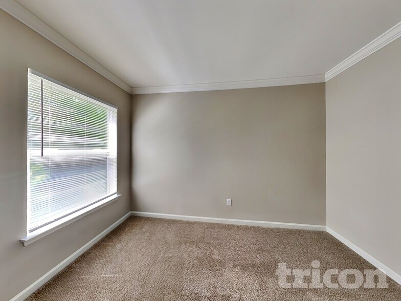 Building Photo - 1200 Ballina Way