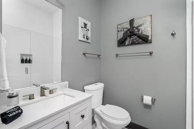 Building Photo - Modern 4 Bed, 4 Bath Townhouse with Rooftop Terrace in Nashville | 1,857 Sq Ft