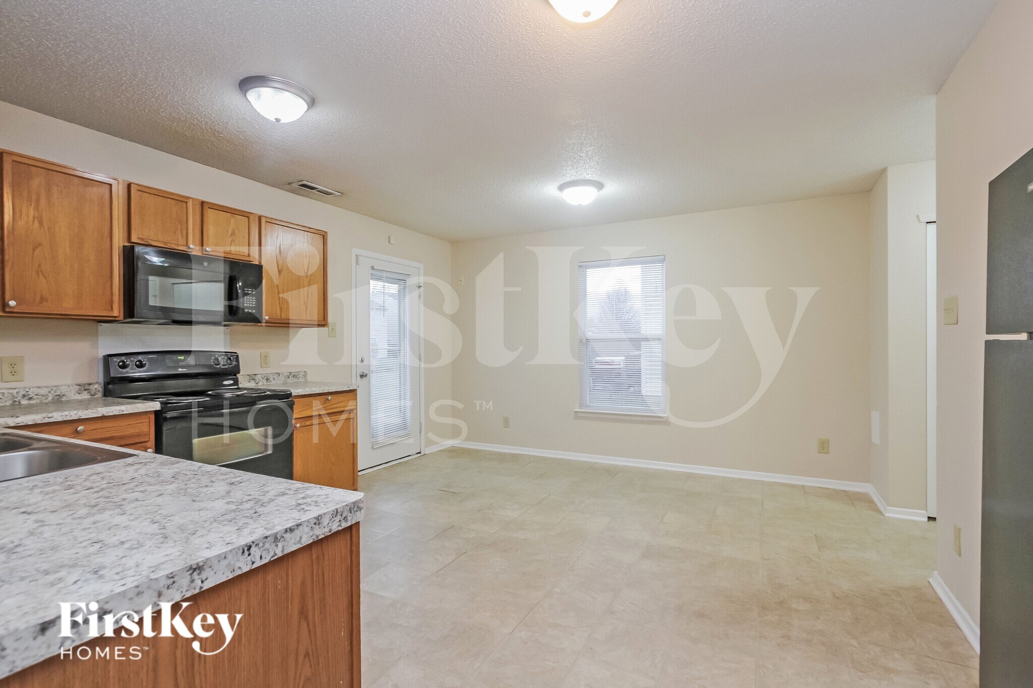 Building Photo - 12401 Rose Haven Dr