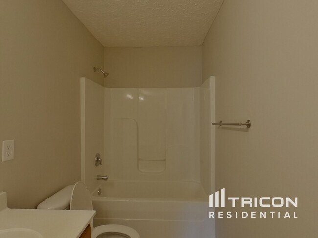 Building Photo - 2037 Red Jacket Trace