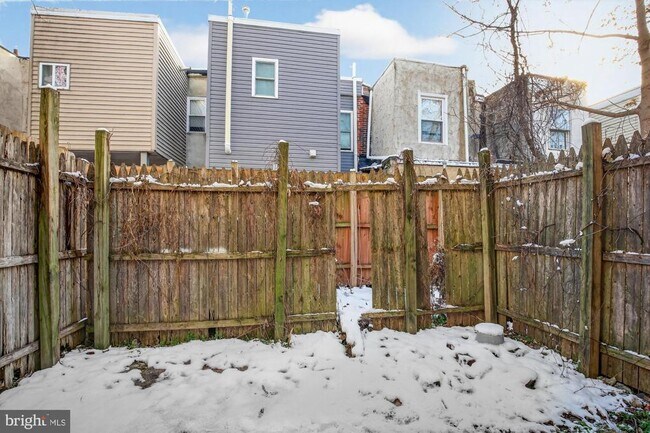 Building Photo - 1729 N Bambrey St