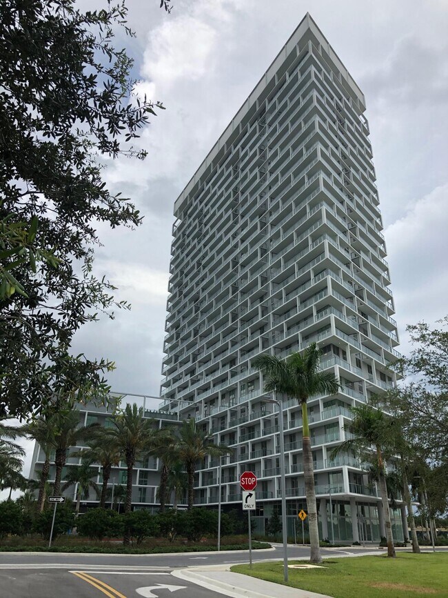 Building Photo - 2000 Metropica Wy