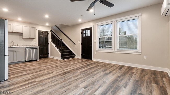 Building Photo - 13132 Pine Rd NE