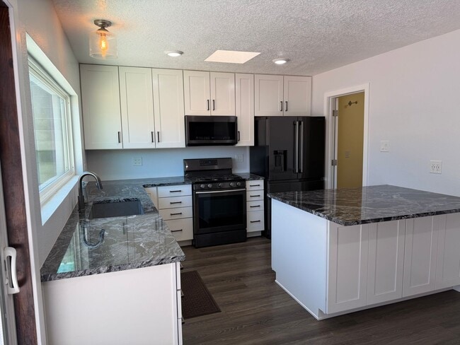 Building Photo - Eldorado District Prime NE Heights