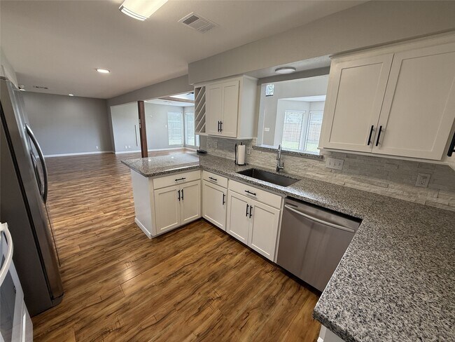 Building Photo - 10031 Haddington Dr