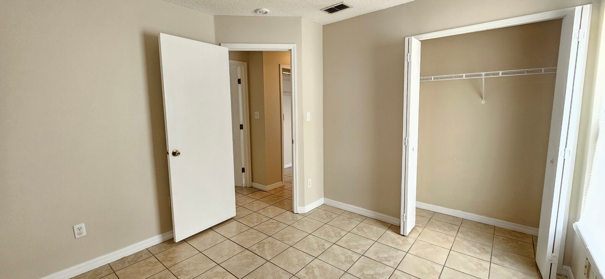 Building Photo - 206 Panorama Dr