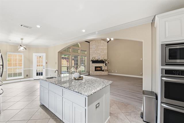 Building Photo - 1604 Bonanza Ln