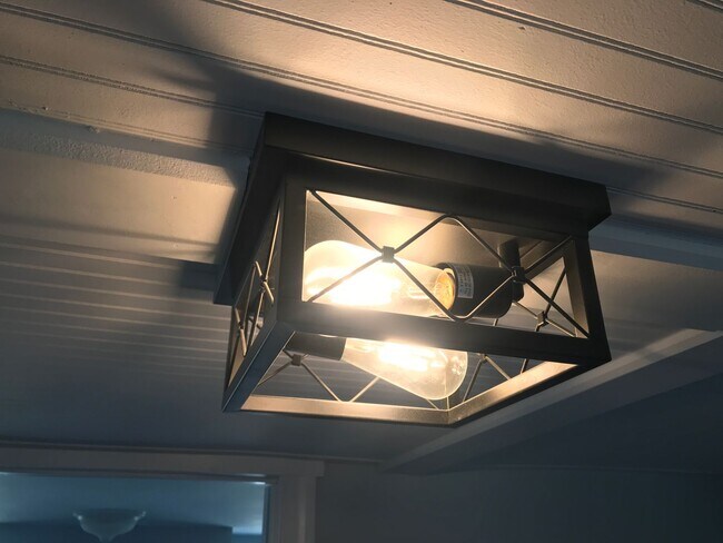 Building Photo - 1001 S 8th St