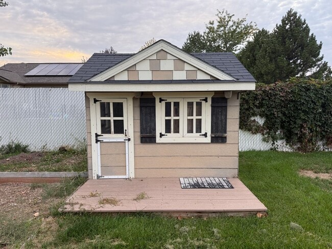 Building Photo - Spacious 5-Bedroom Home in Clinton!