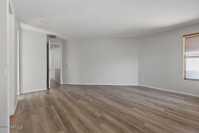 Building Photo - 18391 W Stinson Dr