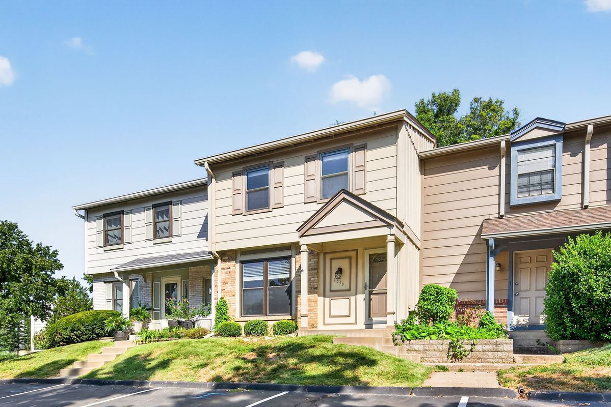 Building Photo - 13391 Hiddendale Ln