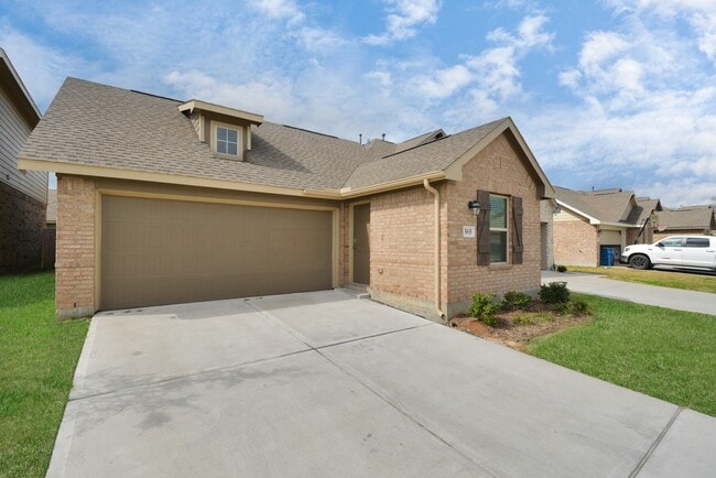 Building Photo - 15826 Menlow Bend Dr