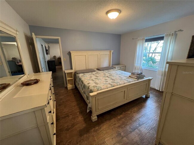 Building Photo - 36338 W Spring Lake Blvd