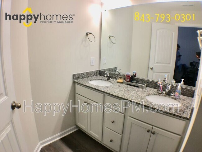 Building Photo - 230 Buchanan Circle