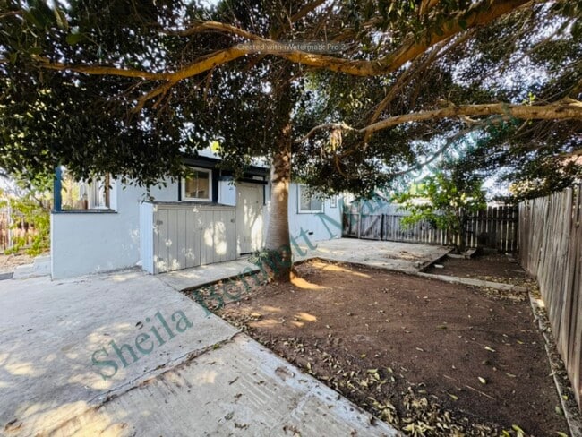 Building Photo - 7371 Hyatt St