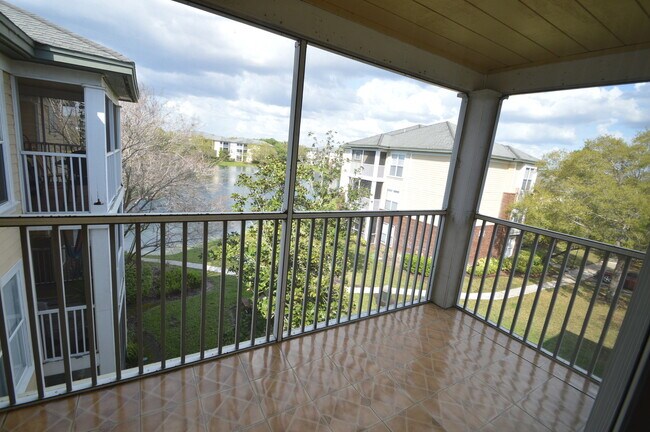 Building Photo - HALF OFF 1ST MONTHS RENT! The Landings 3rd...