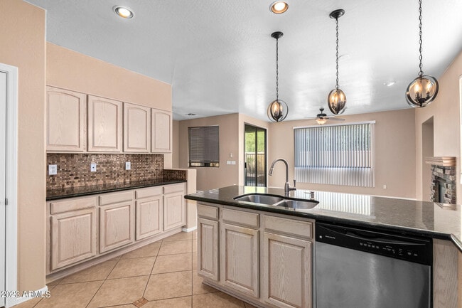 Building Photo - 17554 W Cardinal Dr