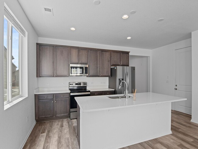 Building Photo - Modern Home With Great Amenities Available...