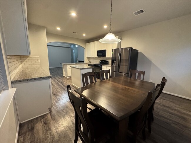 Building Photo - 10435 Moraine Lake Dr