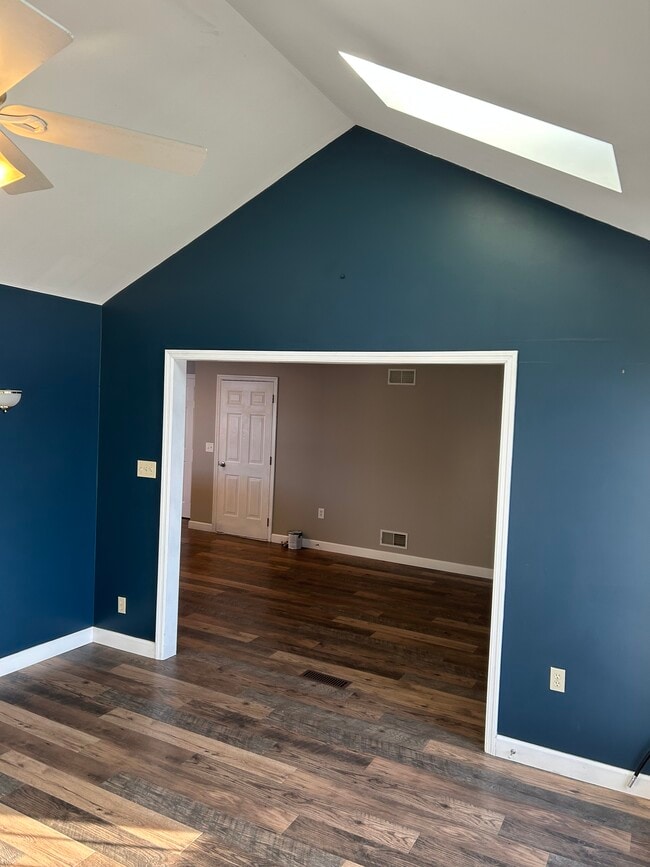 Building Photo - 320 Mt Vernon Rd