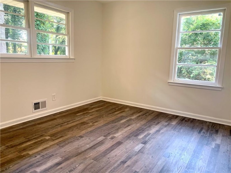 Building Photo - 1760 Fairview Cir